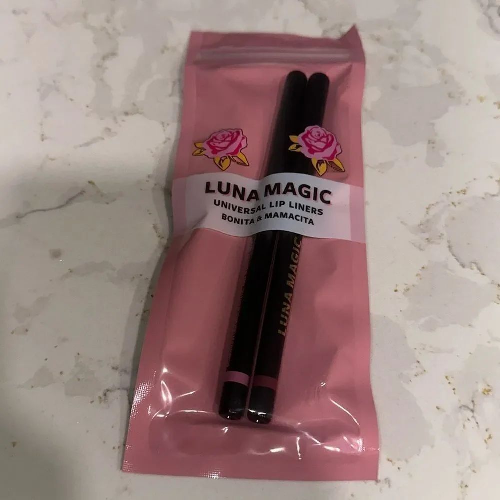 Luna Magic Universal Lip Liners 

Bonita & Mamacita